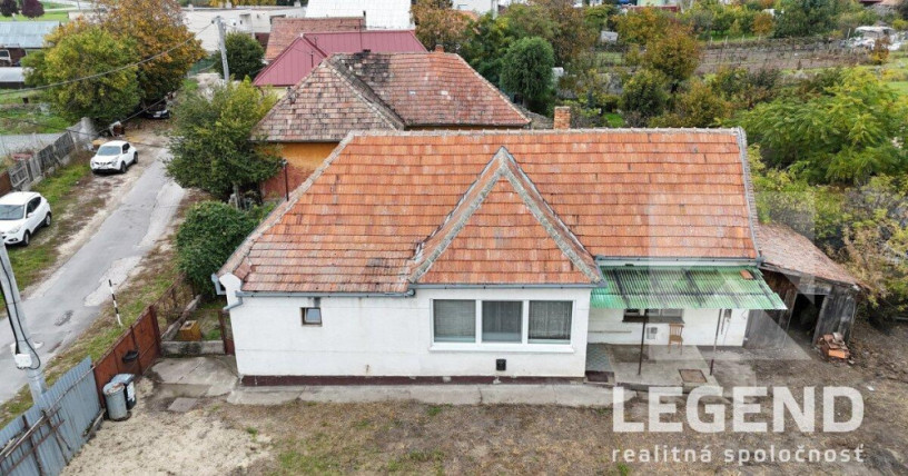 chalupa-nesvady-pekny-pozemok-715-m2-blizko-termalne-kupal-big-0