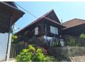 romanticka-drevenica-s-garazou-upravenym-pozemkom-a-teras-small-0