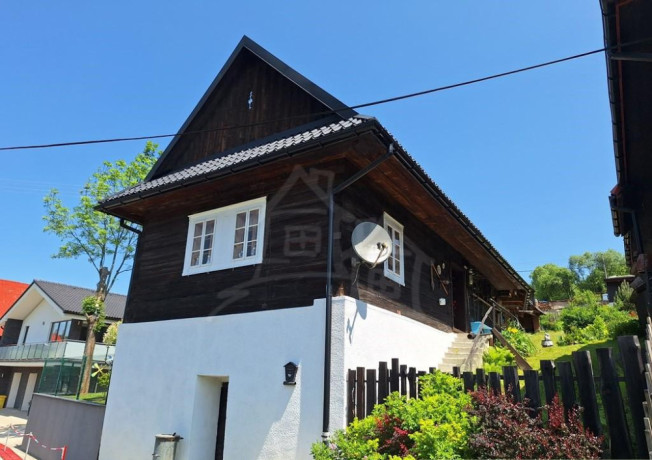 tradicna-drevenica-pripravena-pre-chaluparov-na-pozemku-s-big-0