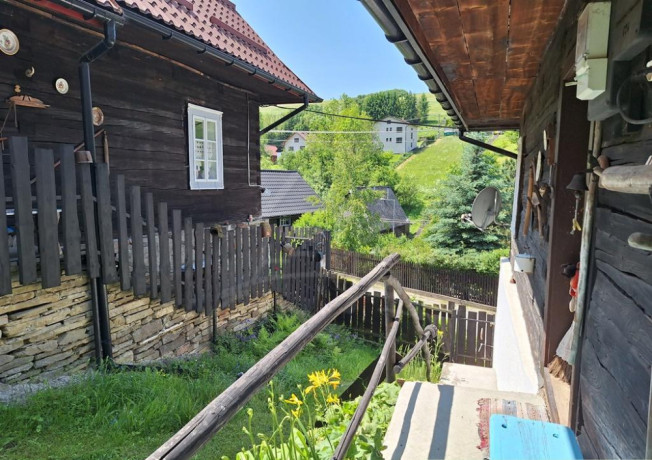 tradicna-drevenica-pripravena-pre-chaluparov-na-pozemku-s-big-4