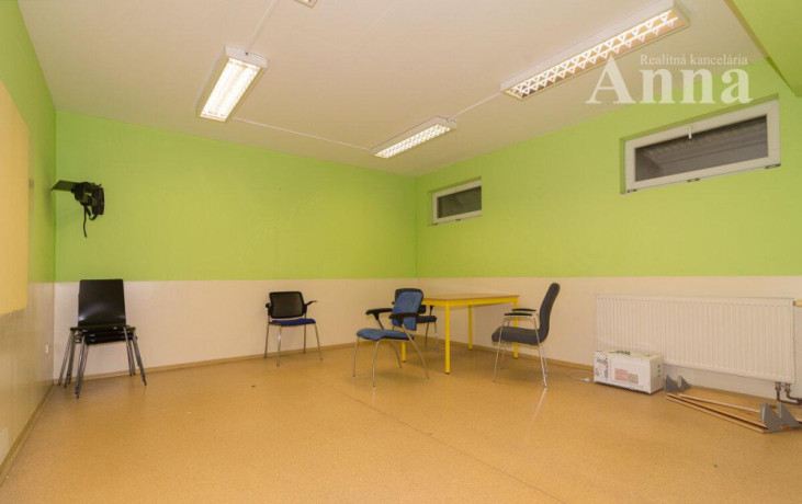 nebytove-priestory-v-centre-malaciek-115-m2-big-3