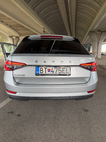 skoda-superb-combi-zlava-3-000-do-30062026-big-2