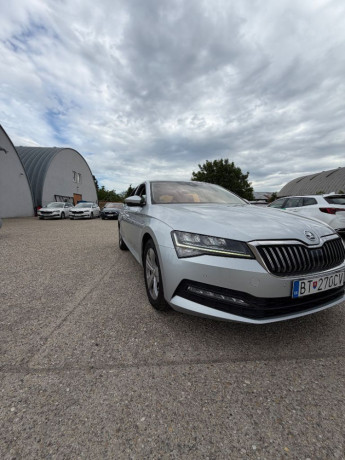 skoda-superb-20-tdi-110kw-big-1