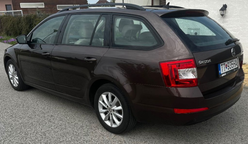 skoda-octavia-combi-20-tdi-business-dsg-110kw150hp-a6-big-2