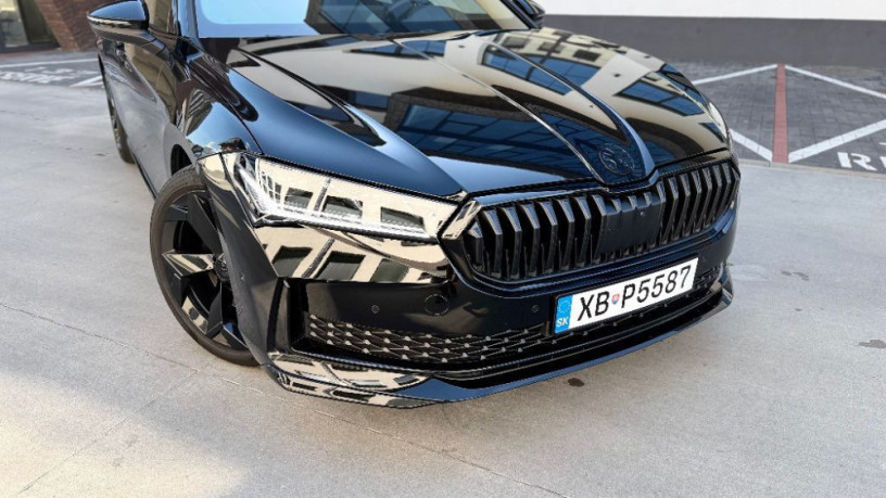 skoda-superb-bez-akontacie-5-rocna-zaruka-a-servis-odpocet-dph-ppf-folia-big-1