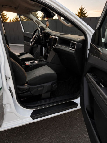 volkswagen-amarok-volkswagen-amarok-1-majitel-l-zaruka-big-3