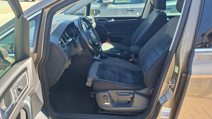 volkswagen-golf-sportsvan-14-tsi-highline-110kw-dsg-webasto-adaptivny-tempomat-navi-tazne-bixenon-big-2