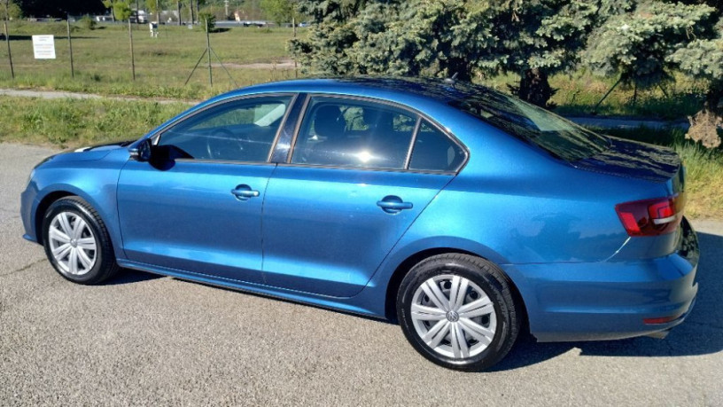 volkswagen-jetta-12-tsi-77kw105hp-m6-top-stav-a-doplnky-big-1