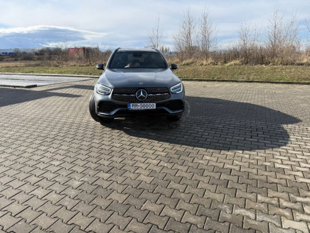mercedes-benz-glc-300de-amg-line-night-packet-big-0