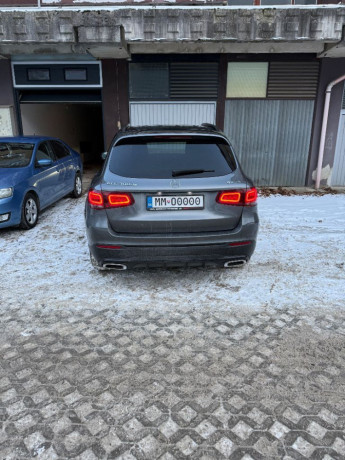 mercedes-benz-glc-300de-amg-line-night-packet-big-3