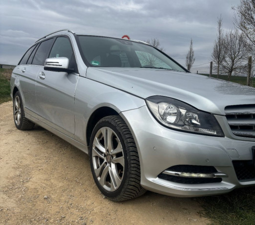mercedes-benz-c-trieda-220-cdi-big-1