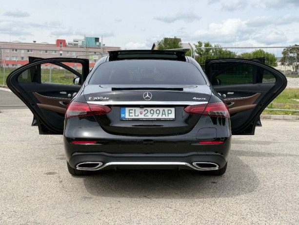 mercedes-benz-e-trieda-mercedes-benz-e-300-4matic-2020-76-910-km-diesel-automat-amg-line-plna-vybava-big-1