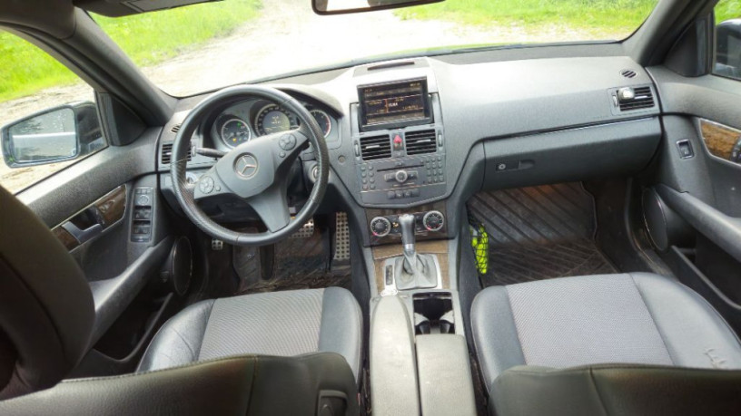 mercedes-benz-c-trieda-30-165kw-4matic-big-0