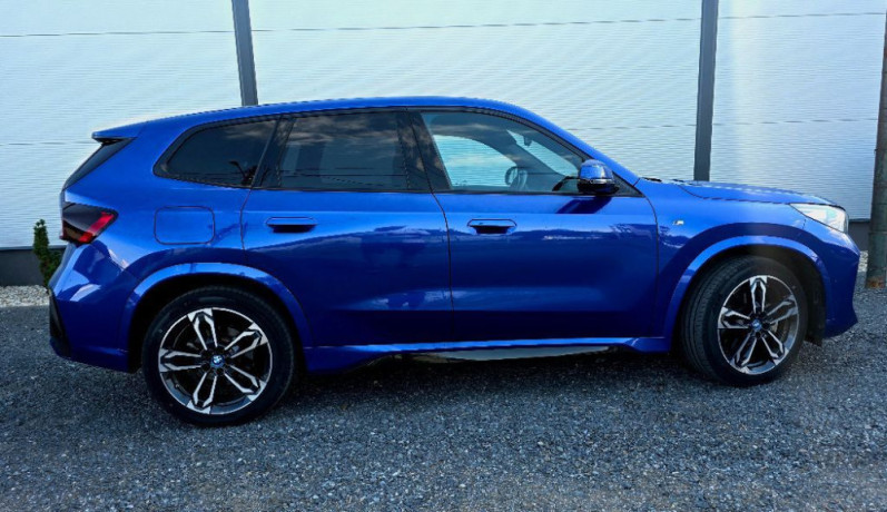 bmw-ix1-30-m-sport-big-2