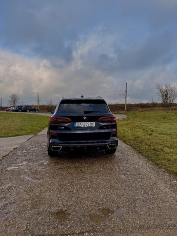 bmw-x5-xdrive40i-at-250kw340hp-a8-big-3