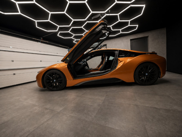bmw-i8-coupe-hybrid-big-2
