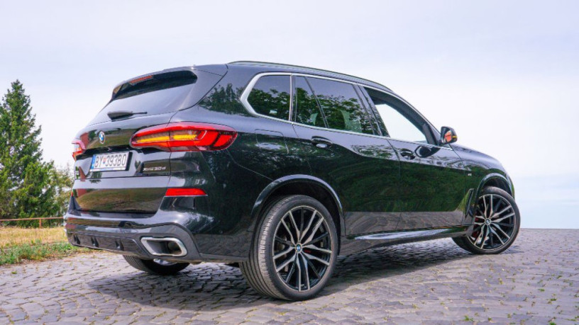 bmw-x5-xdrive30d-mhev-zaruka-servis-zdarma-big-0