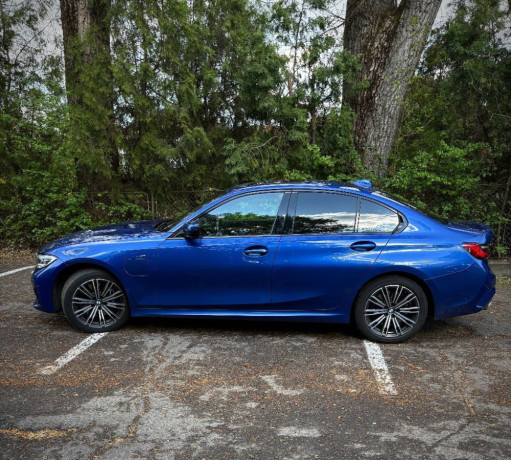bmw-rad-3-bmw-330e-m-pacet-big-2