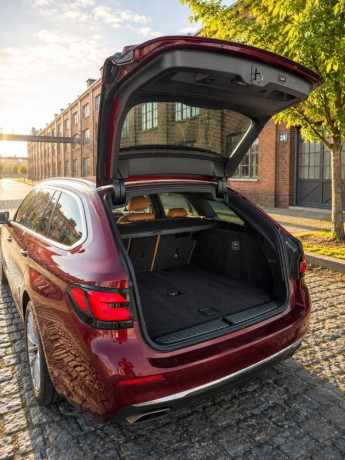bmw-rad-5-touring-540d-mhev-xdrive-at-250kw340hp-a8-big-3