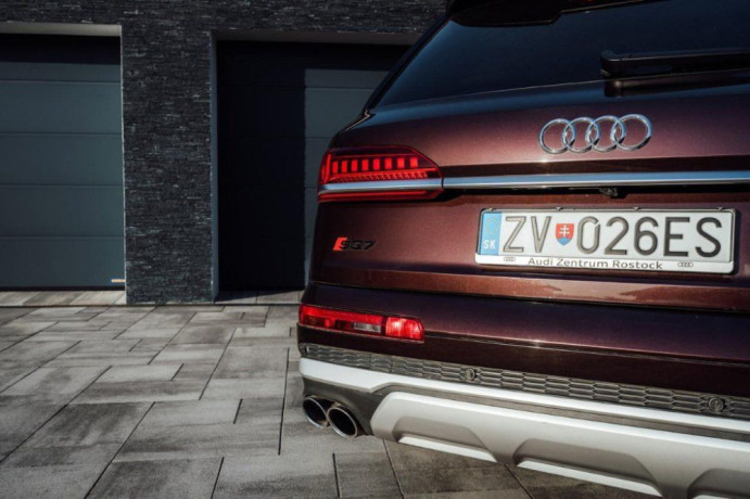 audi-sq7-40-lt-mildhybrid-vo-full-vybave-a-komplet-servise-big-2