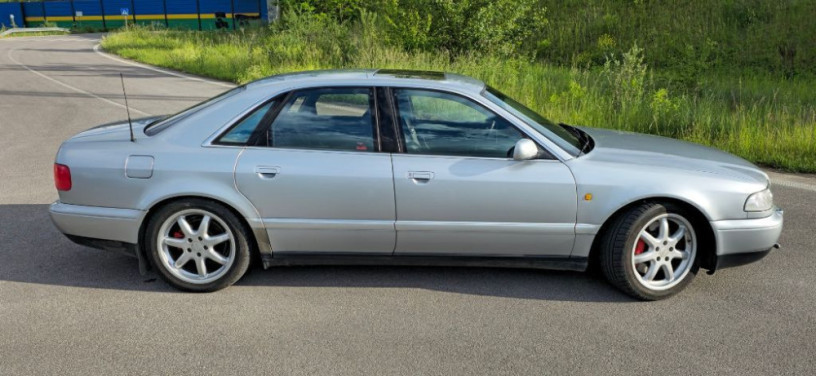 audi-a8-42-v8-quattro-tiptronic-220kw300hp-a5-big-0