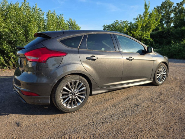 ford-focus-15-ecoboost-st-line-at-134kw-182hp-a6-magnetic-grey-big-2