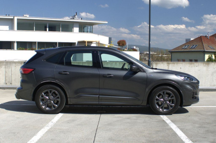 ford-kuga-15-tdci-st-line-88kw-at8-r2022-big-2