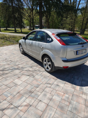 ford-focus-18-tdci-ghia-85kw115hp-m5-big-2