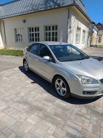ford-focus-18-tdci-ghia-85kw115hp-m5-big-0