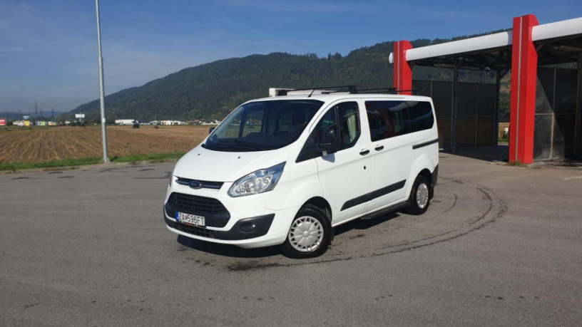 ford-tourneo-custom-8-miest-resp-obytna-verzia-pre-dvoch-big-2