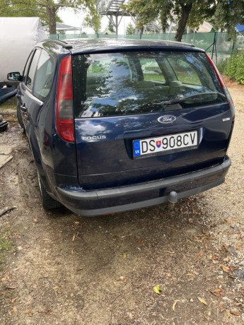 ford-focus-combi-18-tdci-ghia-big-0