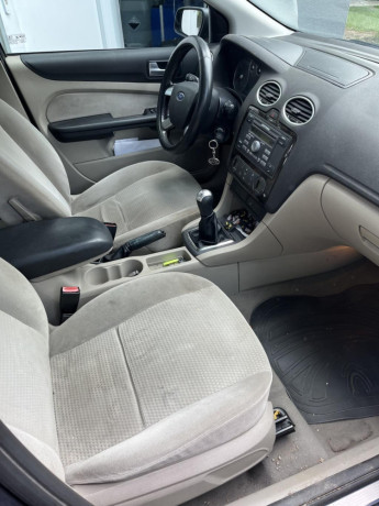 ford-focus-combi-18-tdci-ghia-big-1