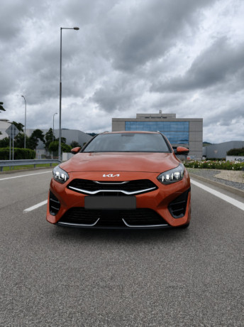 kia-ceed-sw-ceed-sw-15-t-gdi-gt-line-118kw160hp-m6-big-0