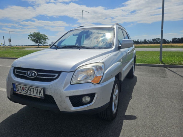 kia-sportage-2009-big-0
