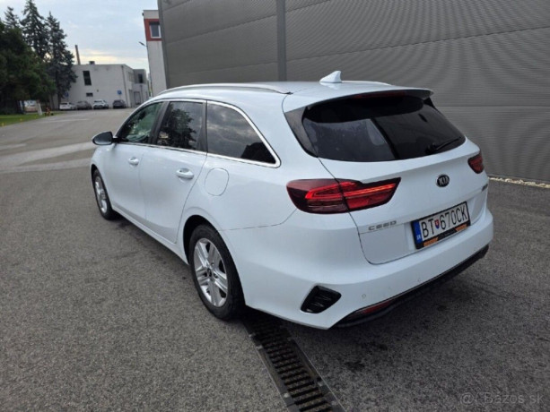 kia-ceed-sw-ceed-sw-16-crdi-mhev-gold-at-100kw136hp-a7-big-1