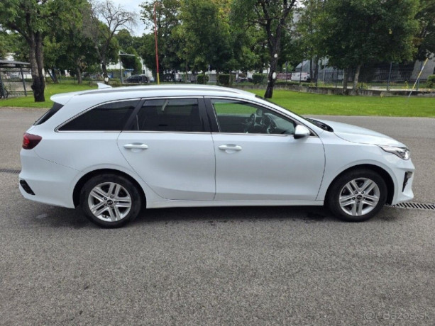 kia-ceed-sw-ceed-sw-16-crdi-mhev-gold-at-100kw136hp-a7-big-2
