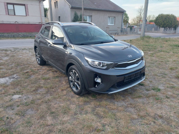 kia-stonic-14-d-cvvt-silver-big-1