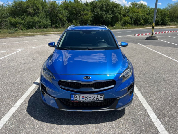 kia-xceed-x-14-t-gdi-gold-at-103kw140hp-a7-big-3