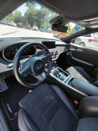 kia-stinger-33-t-gdi-gt-4wd-at-269kw366hp-a8-big-3