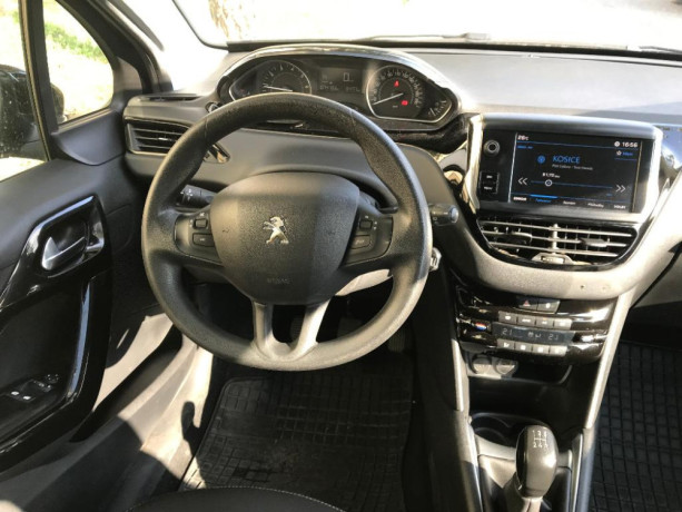 peugeot-208-12-vti-big-3