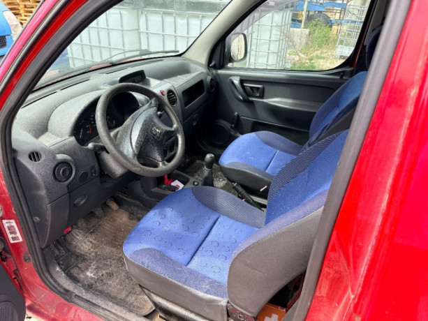 peugeot-partner-combi-19-d-51kw70hp-m5-big-0