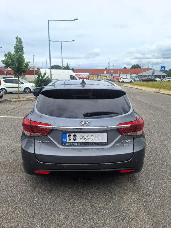 hyundai-i40-cw-17-crdi-hp-family-at-104kw141hp-a7-big-2