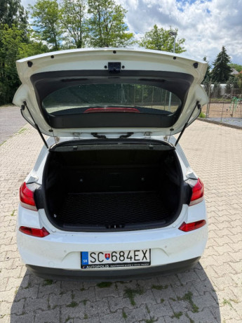 hyundai-i30-14i-comfort-extra-73kw100hp-m6-big-2
