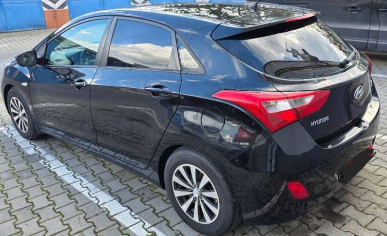 hyundai-i30-16-crdi-dohc-16v-comfort-81kw110hp-m6-big-3