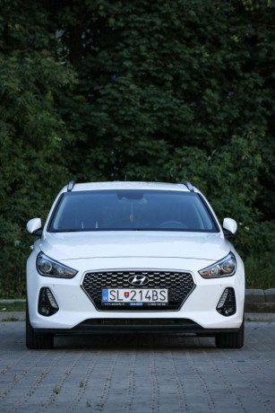 hyundai-i30-cw-i30-kombi-16-crdi-110-comfort-81kw110hp-m6-big-1