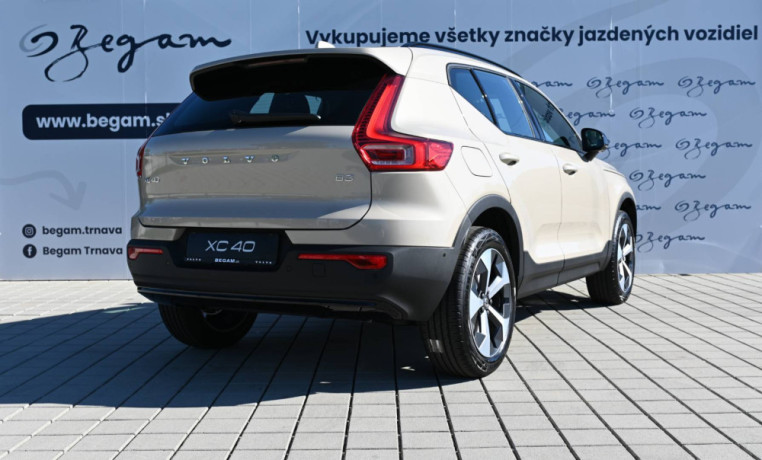 volvo-xc40-b3-p-plus-mhev-big-3
