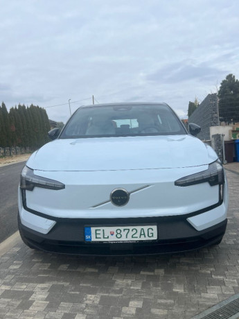 volvo-ex30-twin-motor-awd-ultra-428hp-top-vybava-big-3