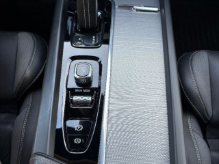 volvo-xc60-b4-r-design-awd-at-145kw197hp-a8