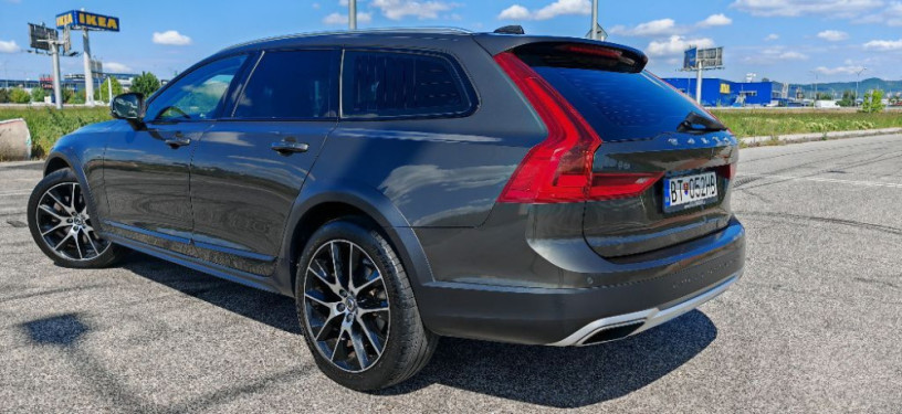 volvo-v90-cross-country-pro-big-2