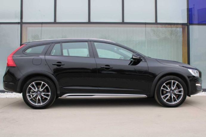 volvo-v60-cross-country-2018-awd-d4-2400ccm-134000km-big-2